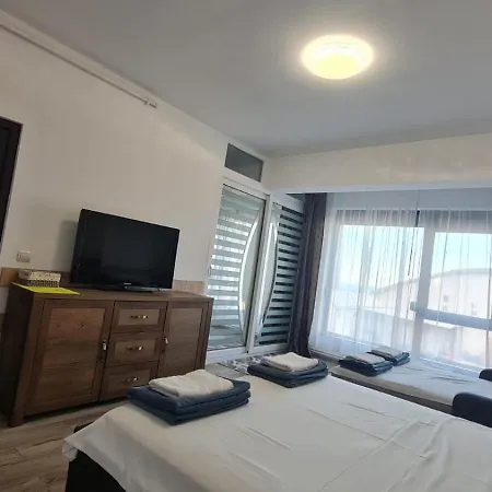 Brizza Mamaia Nord 11 公寓